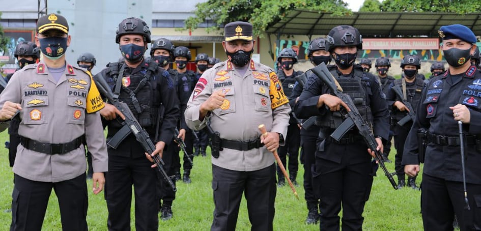 Kapolda Sumut pimpin apel pemberangkatan 200 personil Brimob Polda Sumut BKO ke Polda Metro Jaya dalam rangka pengamanan memperkuat penebalan personil