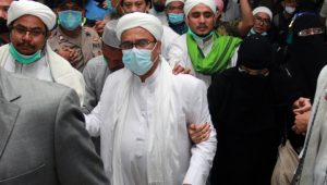 Habib Rizieq Menyerahkan Diri ke Polda Metro Jaya Habib Rizieq Menyerahkan Diri ke Polda Metro Jaya