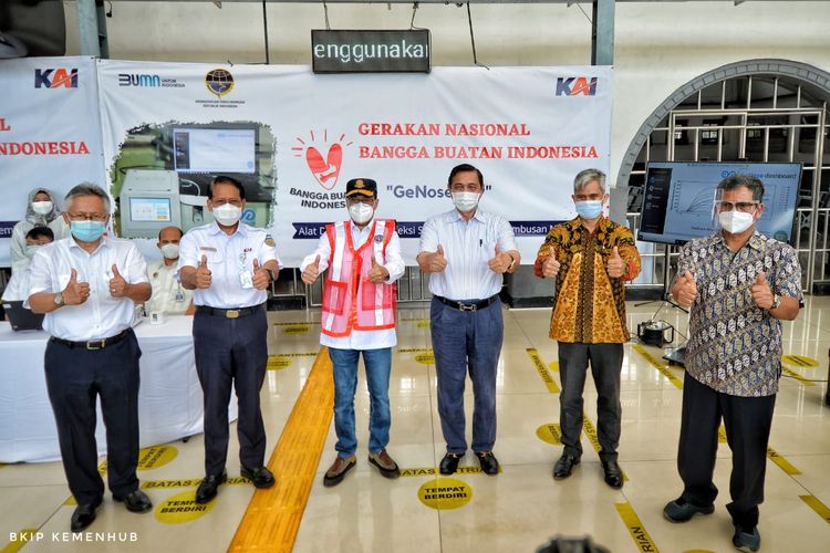 GeNose, Alat Pendeteksi Covid-19 Mulai Dipasang di Sarana Transportasi Publik. Luhut Ikut Jajal