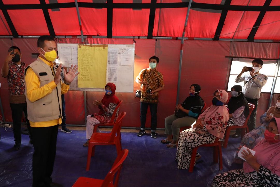 Wagub Musa Rajekshah Berikan Bantuan kepada Korban Kebakaran di Sibolga