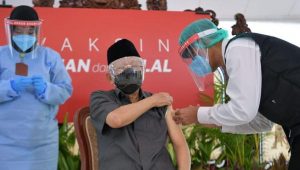 Jalani Vaksinasi, Wapres Ma'ruf Amin: Tidak Sakit, Tidak Pusing