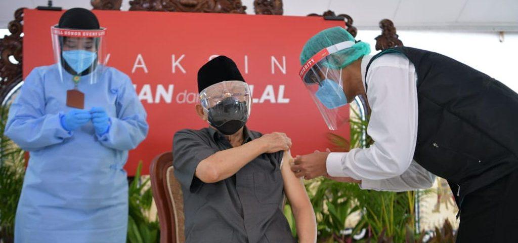 Jalani Vaksinasi, Wapres Ma'ruf Amin: Tidak Sakit, Tidak Pusing
