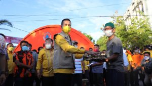 Wagub Musa Rajekshah Berikan Bantuan kepada Korban Kebakaran di Sibolga