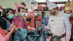 Menparekraf Optimis Program Beli Kreatif Danau Toba Akan Kembangkan Ekonomi di Dairi dalam 6 Bulan