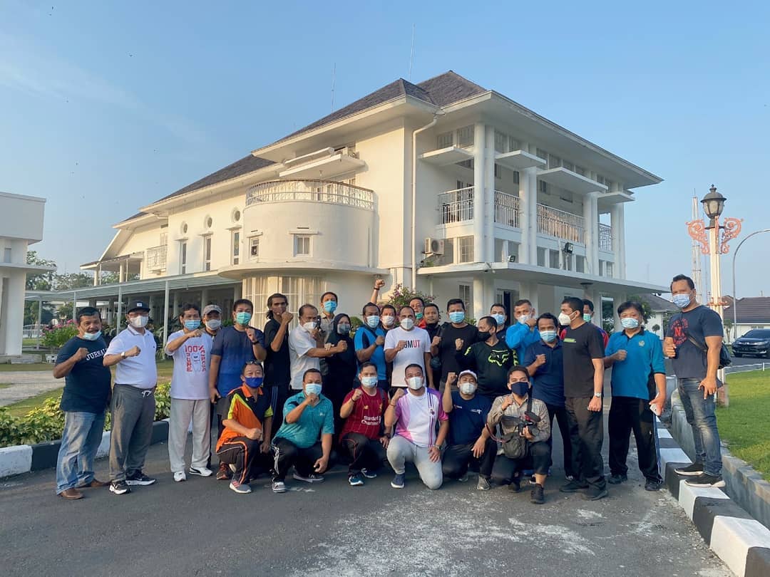 52 Wartawan Sumut Jalani Vaksinasi Perdana di Rumah Dinas Gubernur
