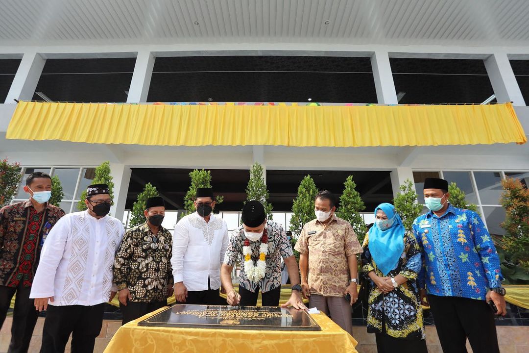 Musa Rajeckshah Resmikan Gedung Olahraga Alaisy Swimming Academy