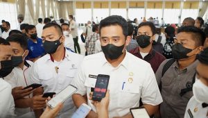 Wali Kota Medan Bobby Nasution Wali Kota Medan Bobby Nasution Siap Ladeni "Doorstop" di Kantor Maupun Lapangan