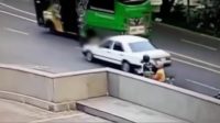 INDIESPOT Viral Security di Medan Ditabrak dan Nyangkut di Kap Mobil, Polisi Angkat Bicara