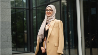 INDIESPOT Pengen Tampil Elegean Pakai Dress Hitam? Ini Inspirasi Mix and Match untuk Pengguna Hijab