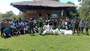 INDIESPOT Momentum Hari Sampah Nasional, Project Wings Sumatera dan Berbagai Elemen Bersihkan Sampah di Bukit Lawang