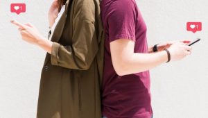 INDIESPOT Perempuan Wajib Tahu! Ini 4 Tipe Laki-Laki Saat Chatting yang Bisa Bikin Patah Hati