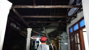 INDIESPOT Sebanyak 17 Rumah Warga Mojokerto Rusak Diterjang Angin Kencang