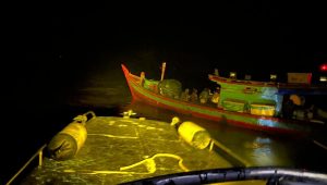 INDIESPOT TNI AL Tangkap Kapal Kayu yang Bawa 23 Calon PMI Ilegal di Perairan Asahan