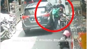 INDIESPOT Viral Driver Ojol Mengeroyok Pengendara Mobil, Polisi Selidiki