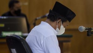 INDIESPOT Herry Wirawan Trending di Twitter Usai Divonis Hukuman Mati, Warganet: Bagus