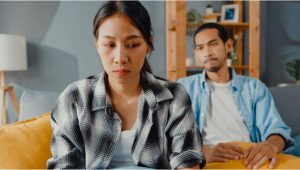 INDIESPOT 5 Cara Membujuk Pasangan Agar Nggak Ngambek Lagi, Dijamin Luluh Deh!