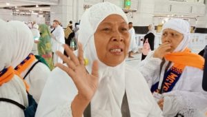 INDIESPOT Kali Pertama Lihat Kabah, Tangis Wartini Pecah