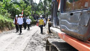 INDIESPOT Presiden Jokowi Tinjau Proyek Peningkatan Struktur Jalan di Pulau Nias