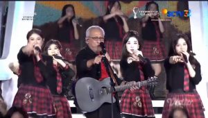 INDIESPOT.ID Nyanyi dan Ikuti Gerakan Aitakatta Bareng JKT48, Nama Iwan Fals Trending di Twitter