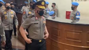 INDIESPOT.ID Penampilan Ferdy Sambo saat Jalani Sidang Etik, Pakai Seragam Polisi Tanpa Emblem