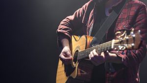 INDIESPOT.ID 5 Lagu Galau di Tahun 2000-an yang Masih Banyak Didengerin Sampai Saat Ini