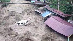 INDIESPOT.ID, Banjir Terjang Berastagi, Jalur Penatapan Macet Parah