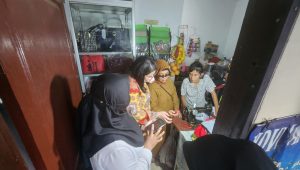 INDIESPOT.ID, Polisi Datangi Kediaman Desi Natalia Sinulingga Bantu Proses Laporan Dugaan Pemerkosaan Anaknya