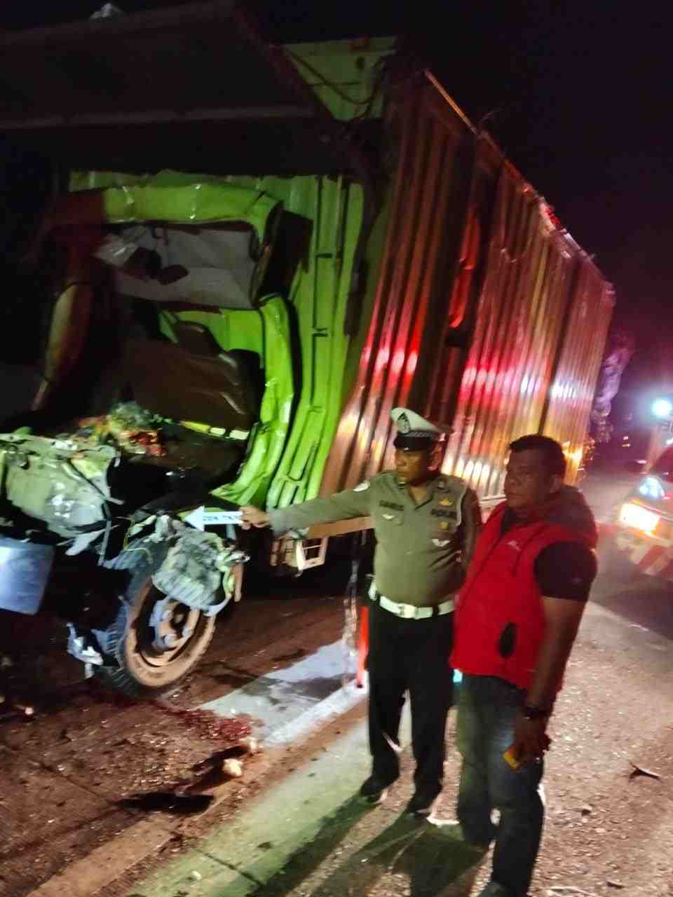 Mobil Boks dan Truk Bertabrakan di Tol Medan-Tebing Tinggi, 3 Orang Tewas