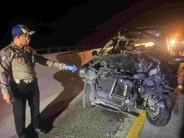 PNS Tewas Usai Toyota Veloz Tabrak Truk di Tol Medan-Tebing Tinggi, Sopir Truk Kabur